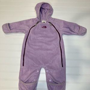 3-6m toddles north face onesie suit